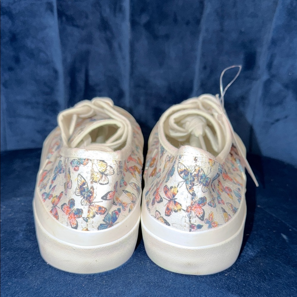 Sincerely Jules Cream Butterfly Pattern Lace-Up Sneakers Women’s Size 10 NWT - Picture 3 of 6